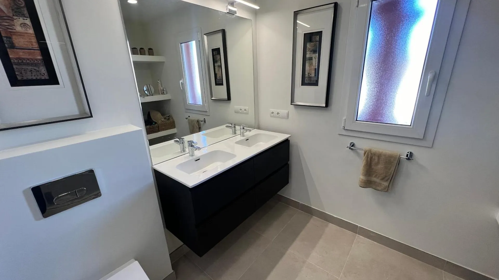 Estepona Beach Front Apartment With Stunning Sea Views Španělsko