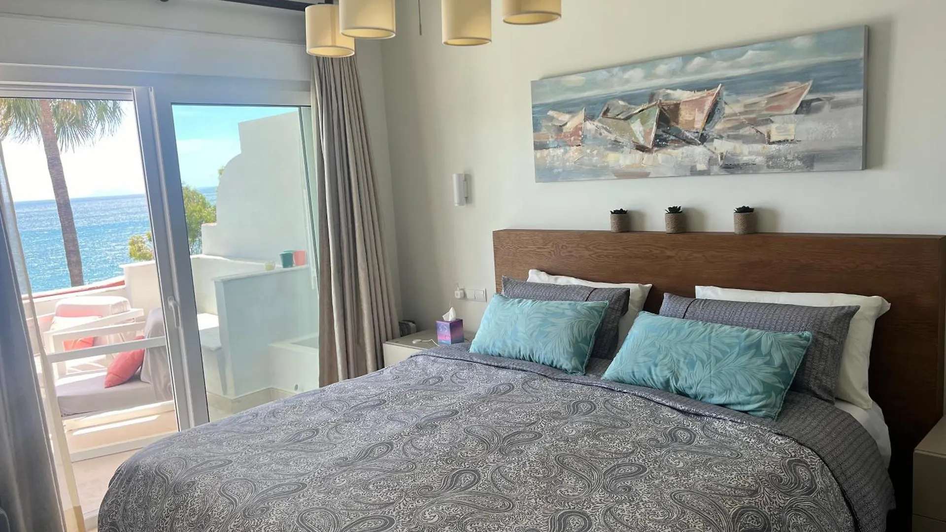 Estepona Beach Front Apartment With Stunning Sea Views
