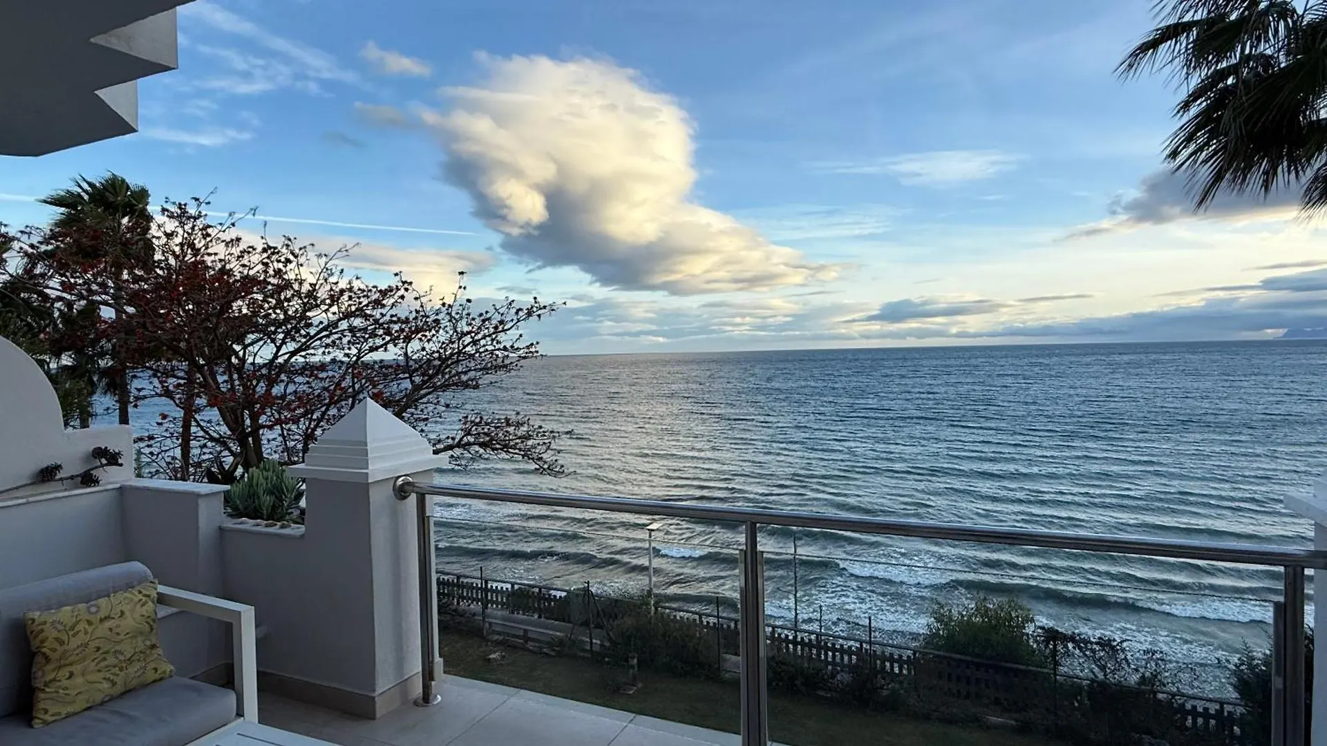 Estepona Beach Front Apartment With Stunning Sea Views 0*,  Španělsko