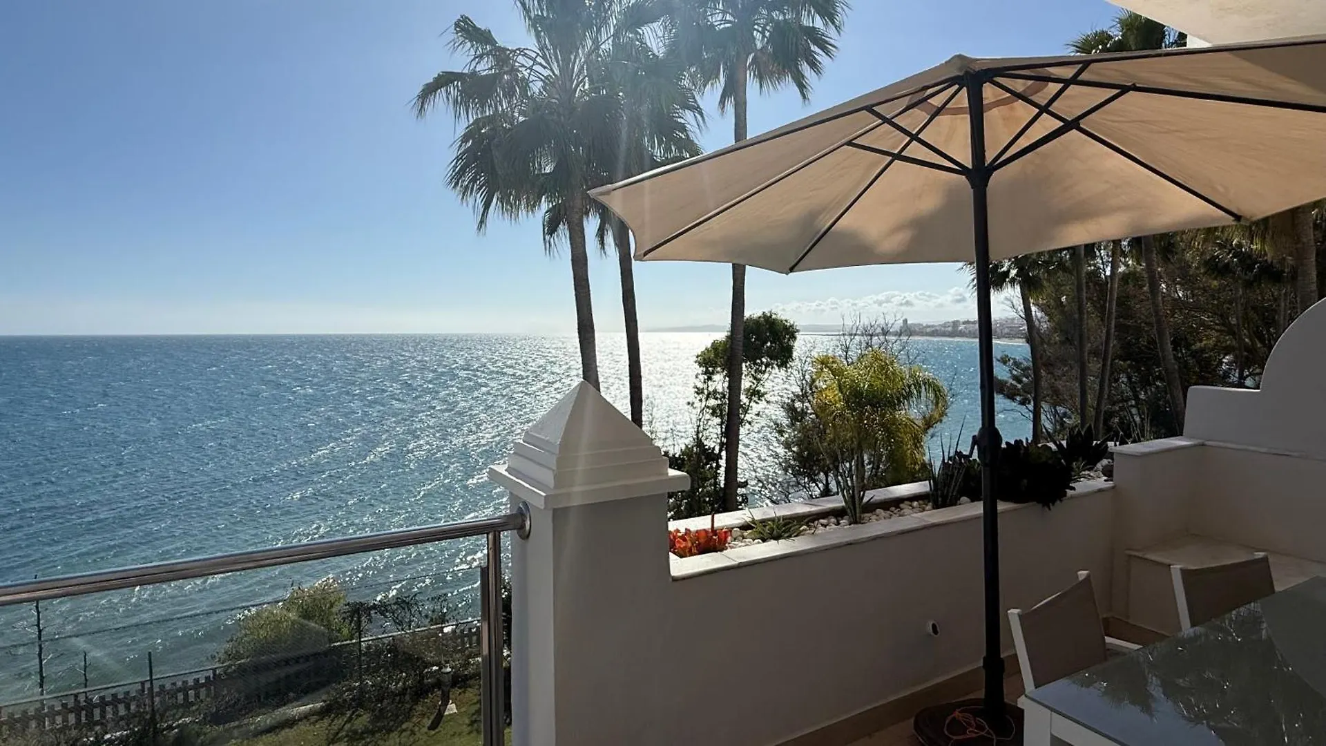 Estepona Beach Front Apartment With Stunning Sea Views