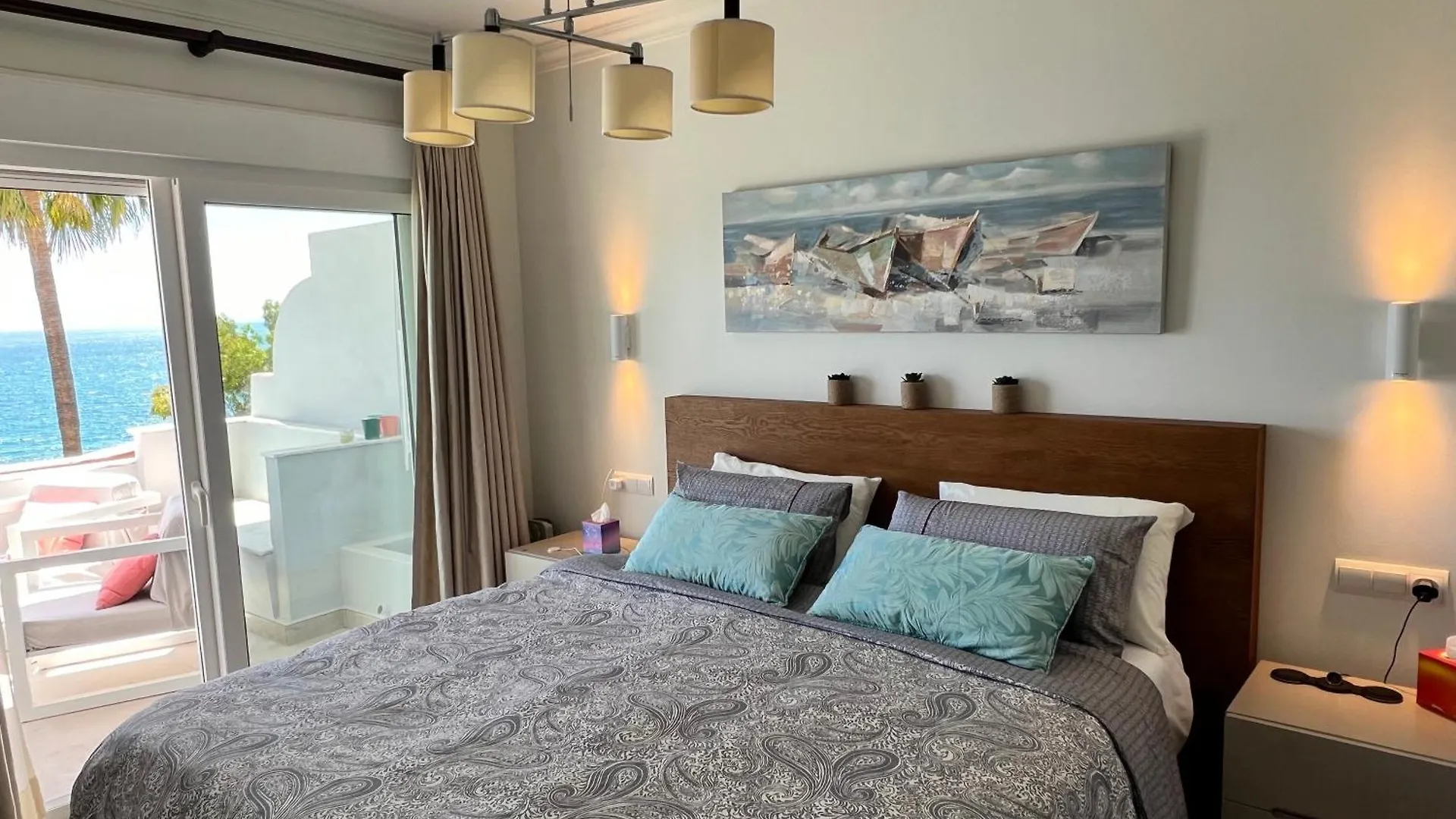 Estepona Beach Front Apartment With Stunning Sea Views