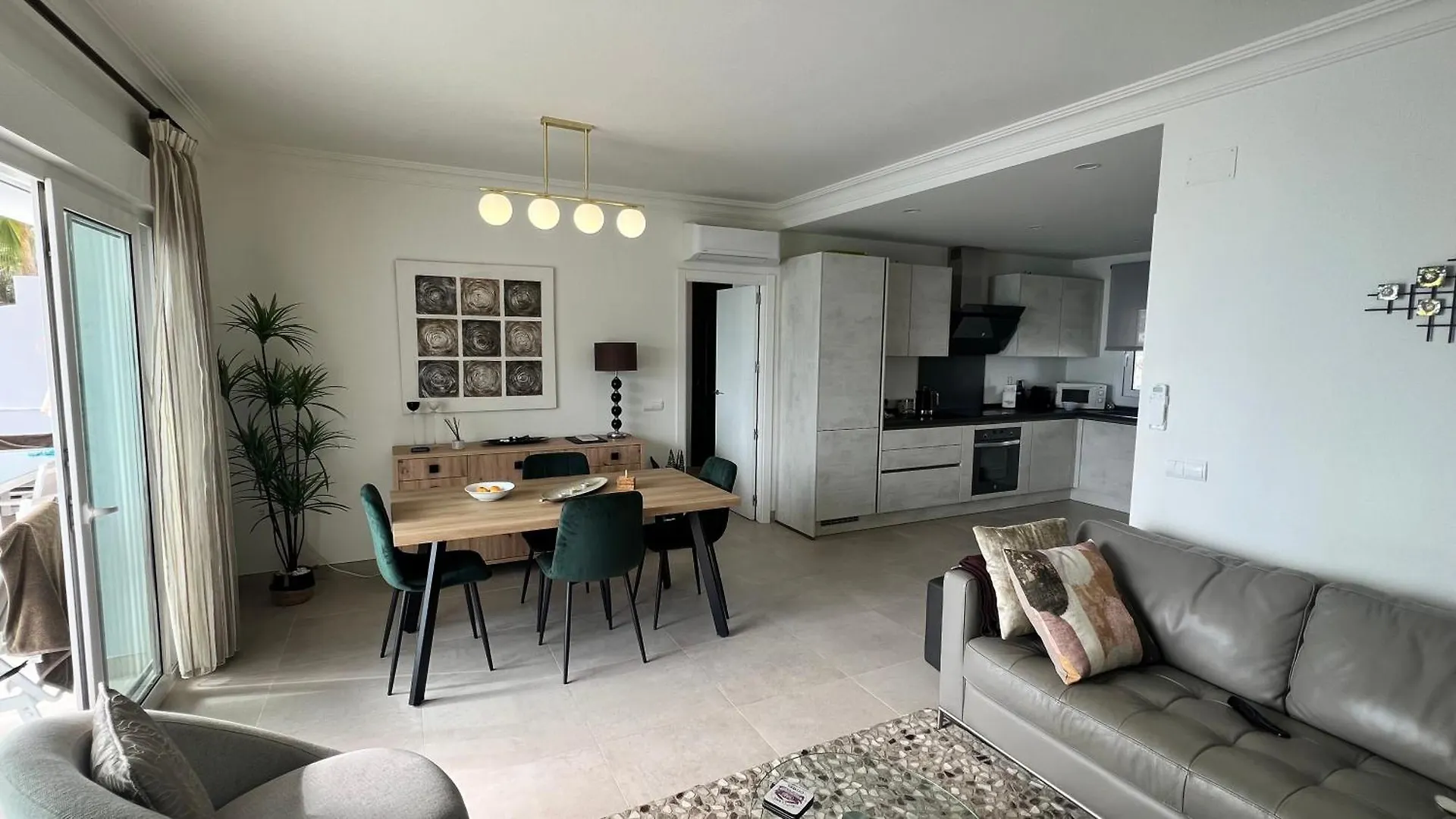 Estepona Beach Front Apartment With Stunning Sea Views
