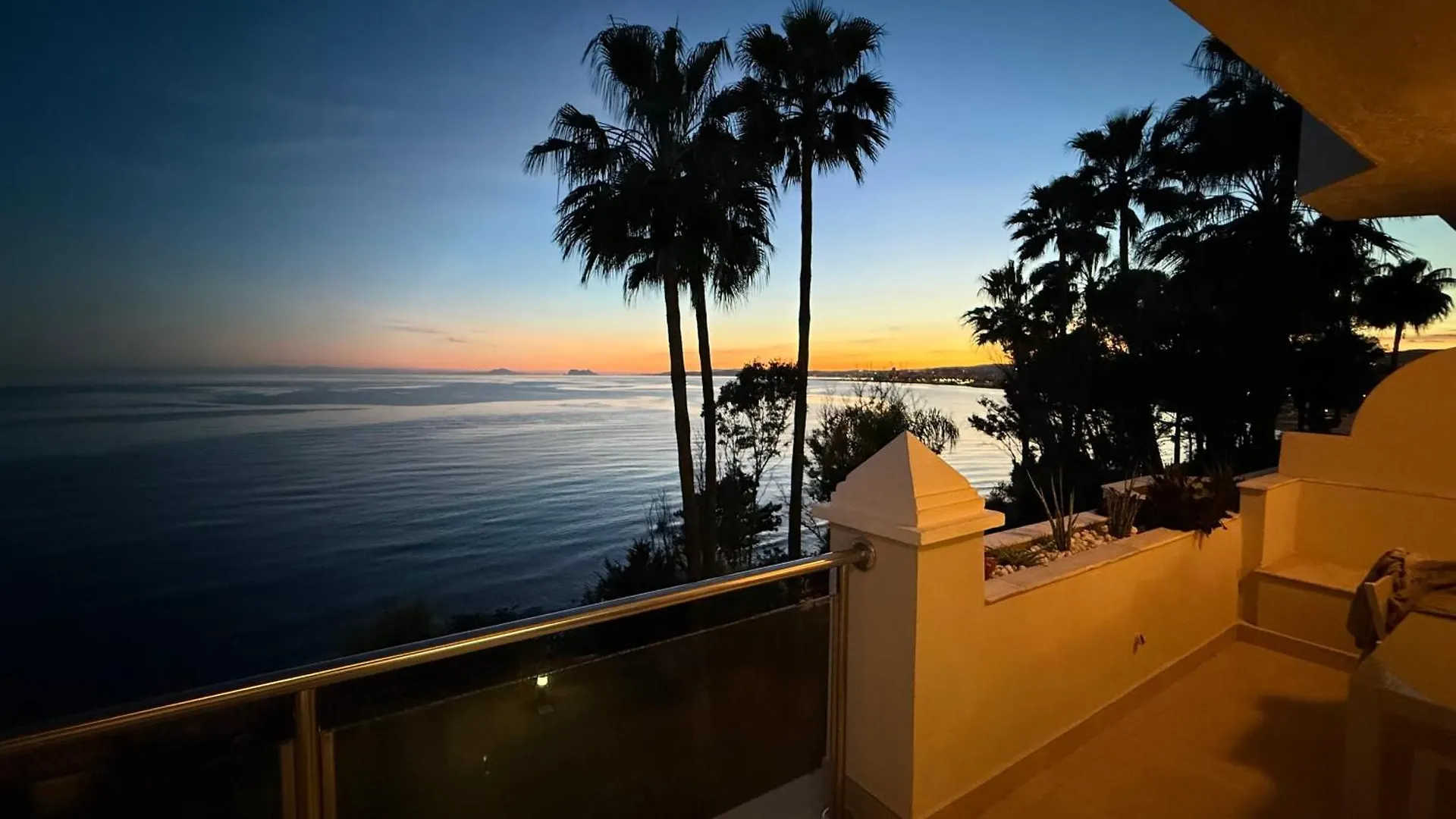 Estepona Beach Front Apartment With Stunning Sea Views