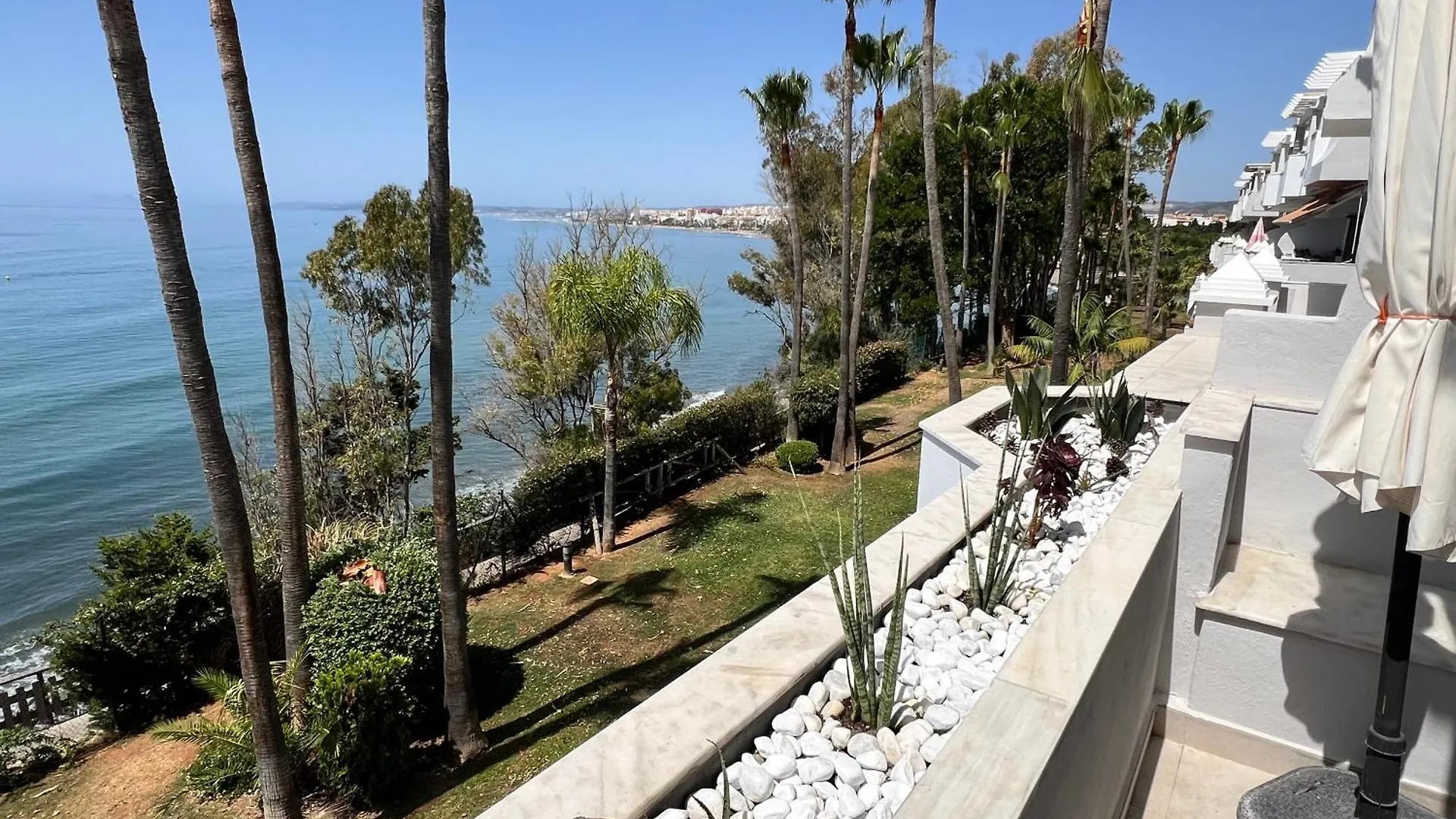 Estepona Beach Front Apartment With Stunning Sea Views