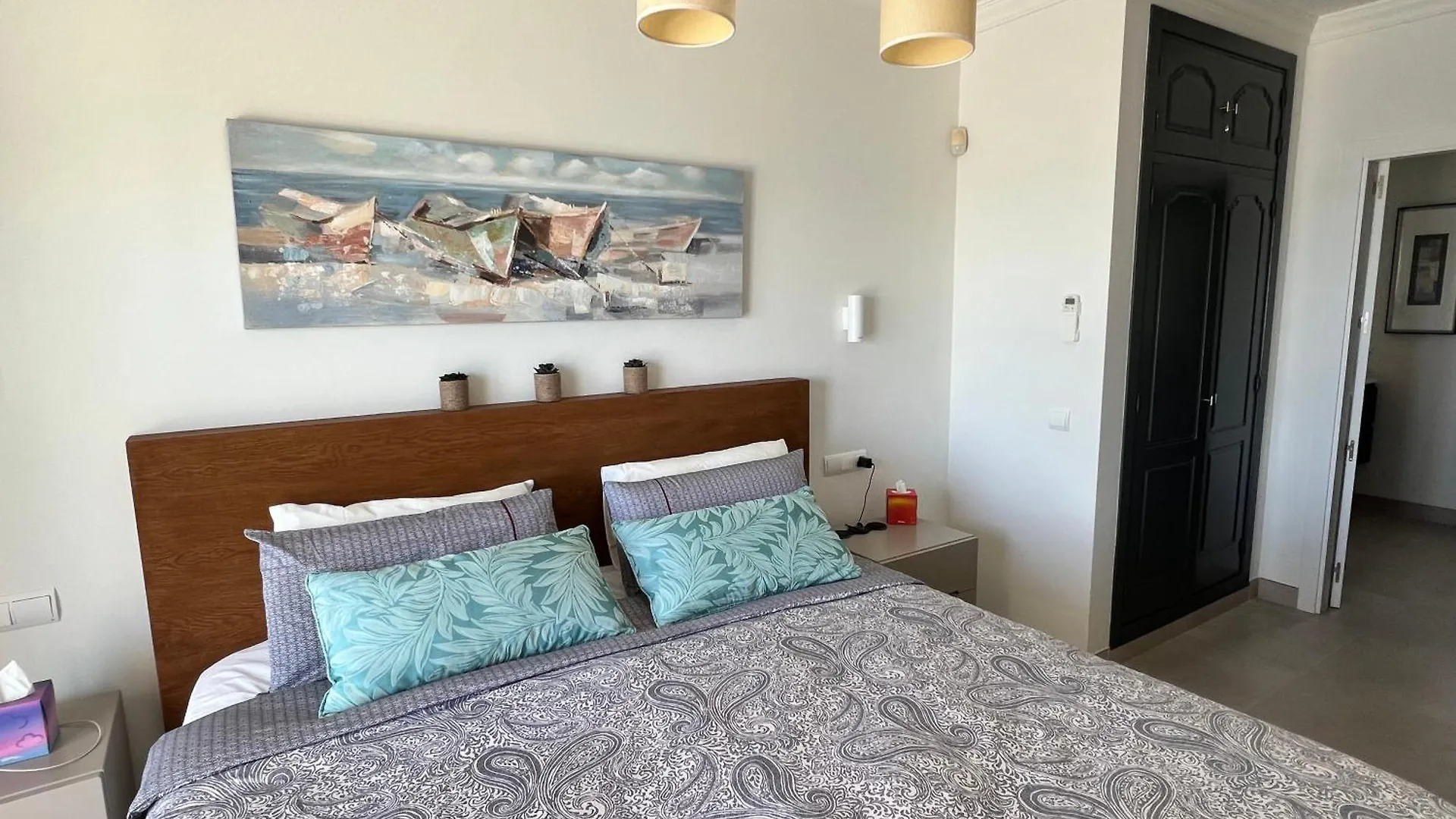 Estepona Beach Front Apartment With Stunning Sea Views