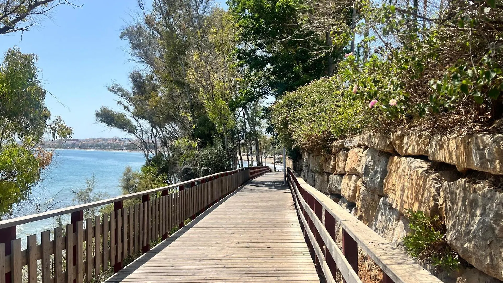 Estepona Beach Front Apartment With Stunning Sea Views Španělsko